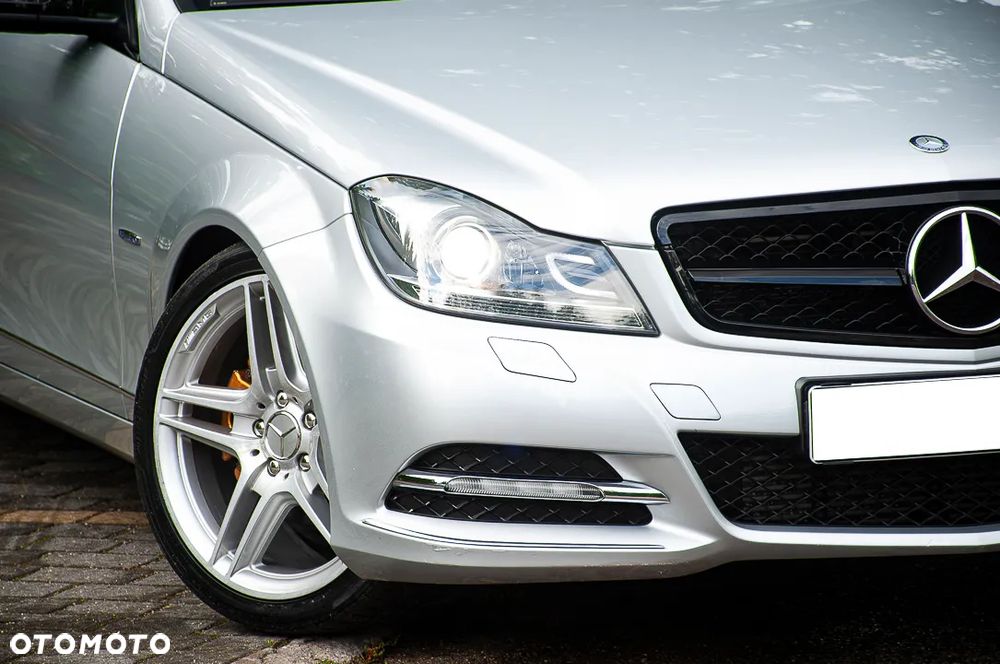 Mercedes-Benz Klasa C 250 CGI BlueEff Avantgarde - 26