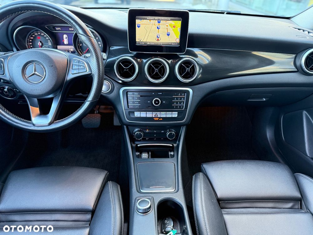 Mercedes-Benz CLA 200 d 7G-DCT Urban - 17