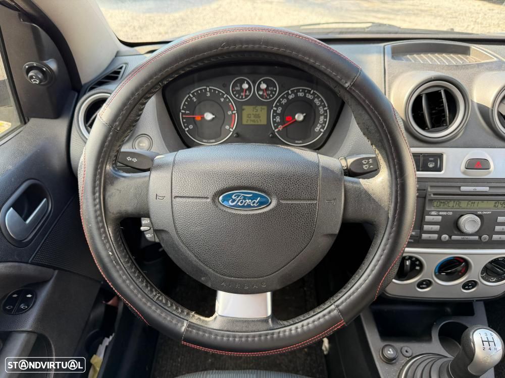 Ford Fiesta 1.4 TDCi Ghia - 14