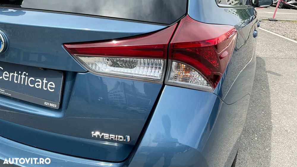 Toyota Auris 1.8 L VVT-i HSD Luna - 11