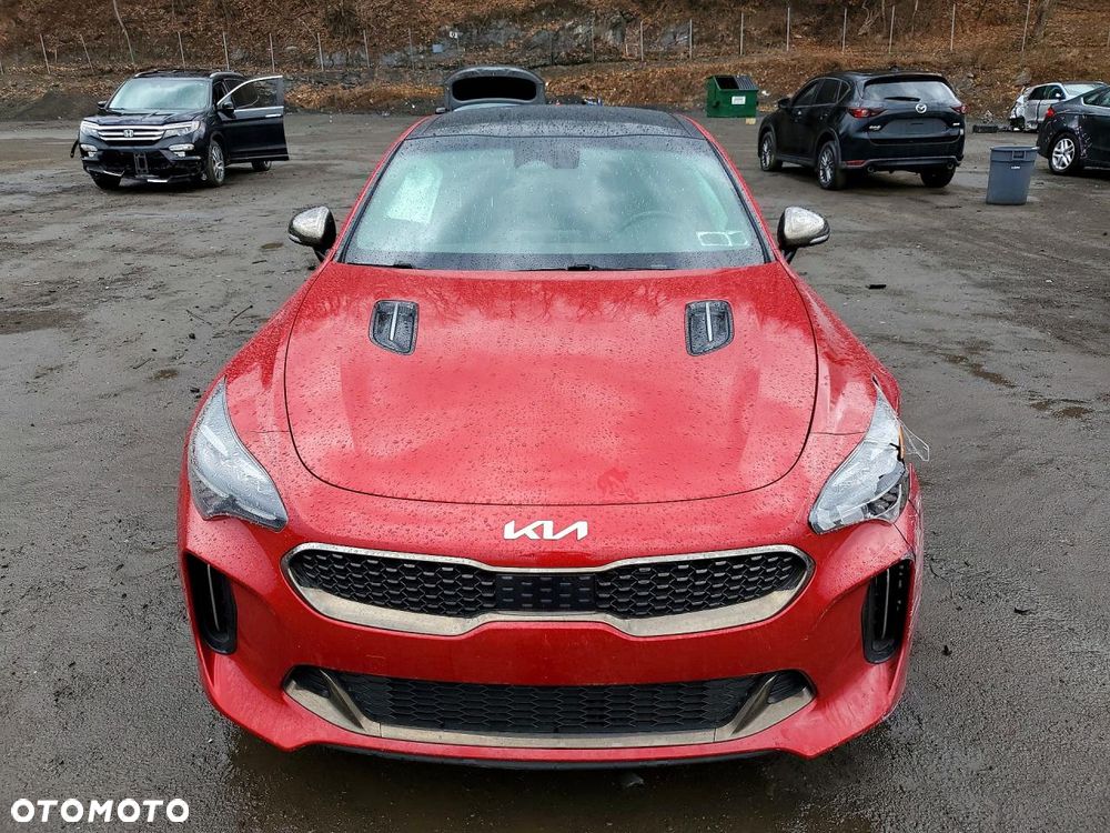 Kia Stinger - 2