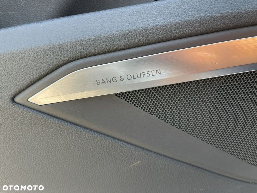 Audi Q8 Sportback e-tron - 13