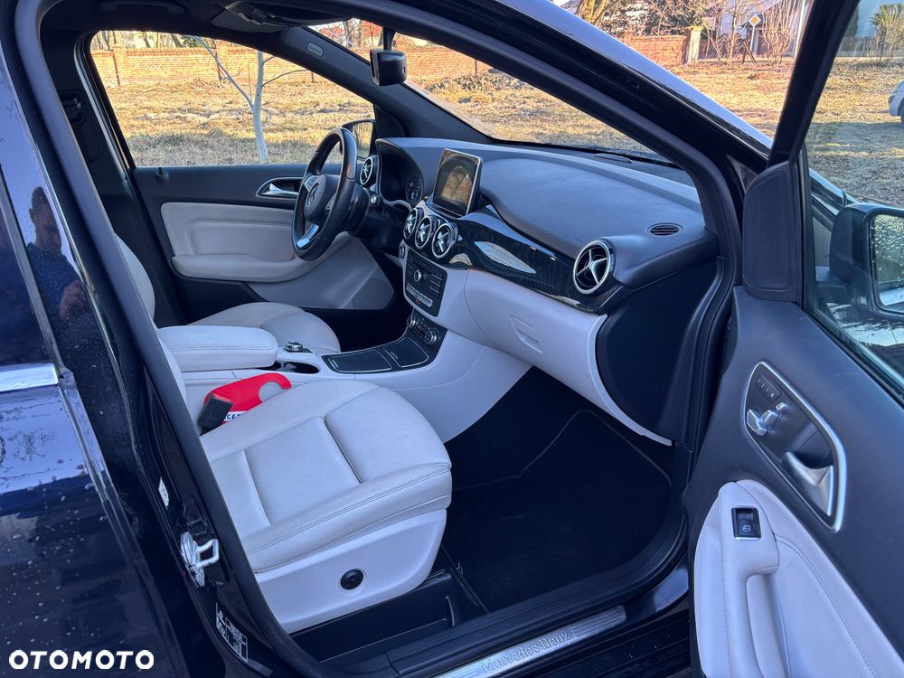 Mercedes-Benz Klasa B (Electric Drive) 250 e - 13