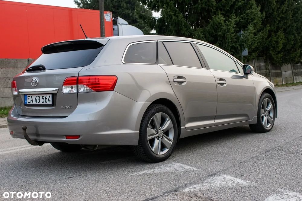 Toyota Avensis 1.8 Premium - 4