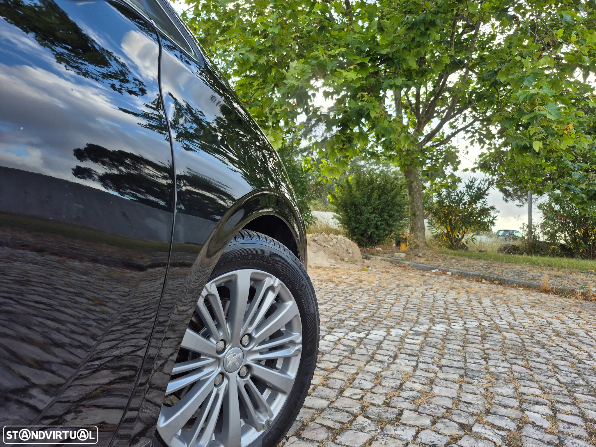 Peugeot 208 1.2 PureTech Allure EAT6 - 9