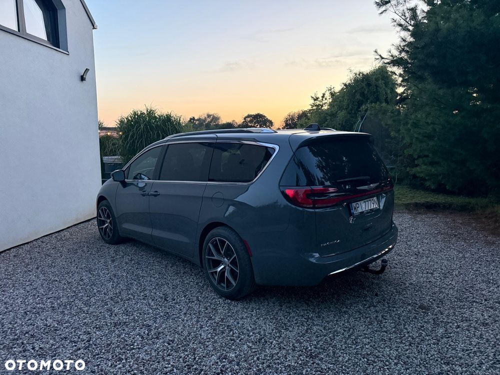 Chrysler Pacifica - 25