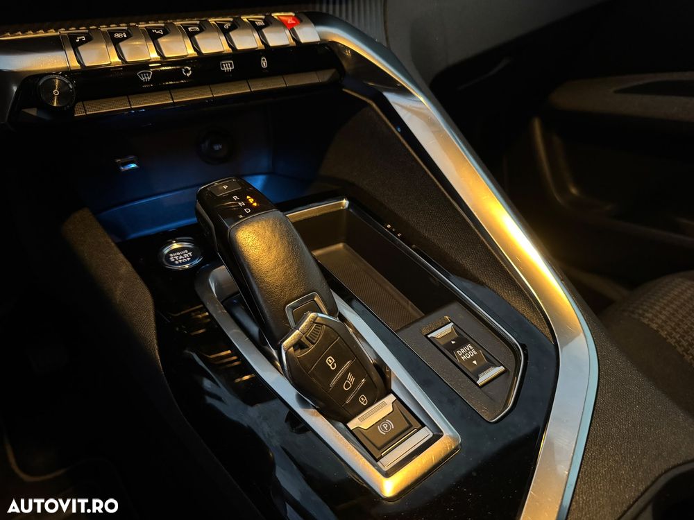 Peugeot 3008 BlueHDi 130 Stop & Start EAT8 Allure - 25