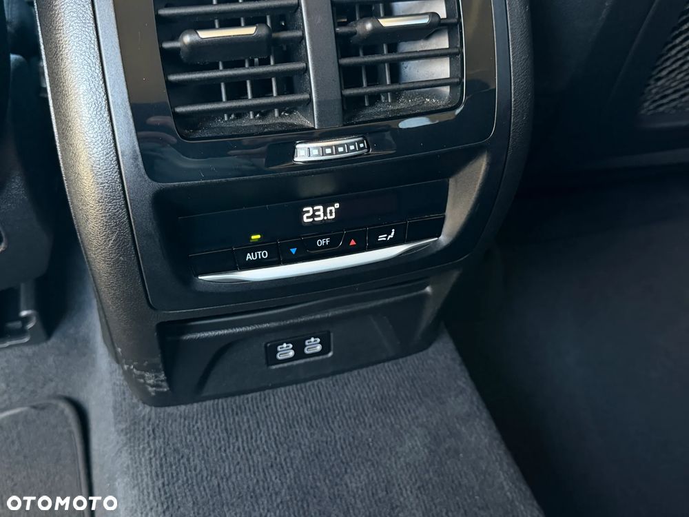 BMW X3 xDrive20i GPF Advantage - 33