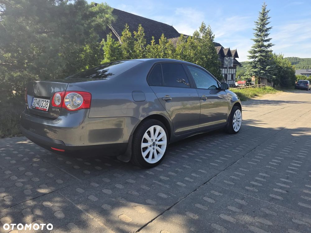 Volkswagen Jetta 1.9 TDI Comfortline - 2
