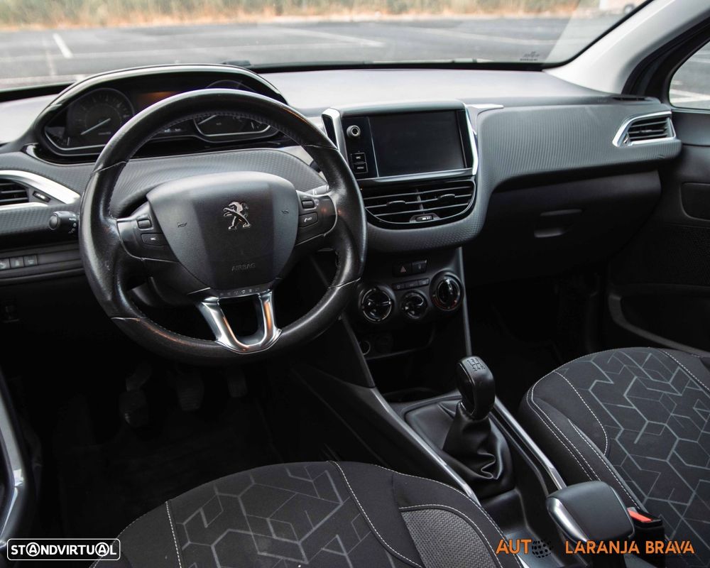 Peugeot 2008 1.2 PureTech Allure - 6