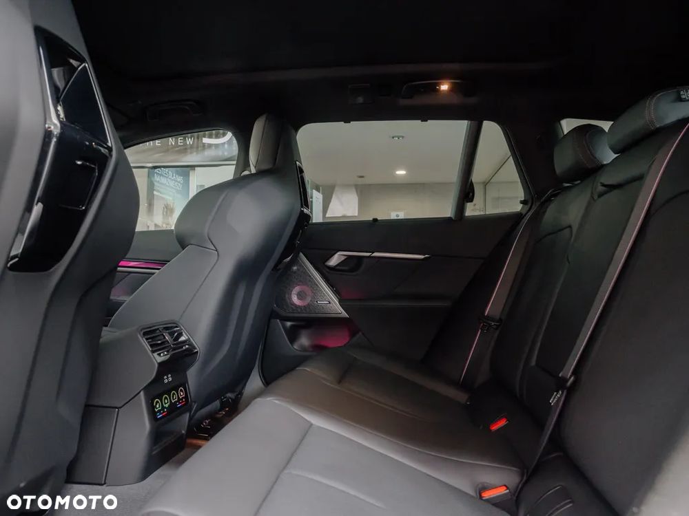 BMW M5 ver-phev - 13