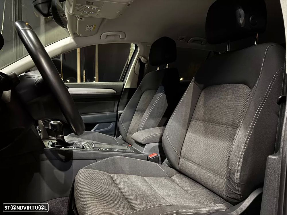 VW Passat Variant 1.6 TDI Confortline DSG - 32