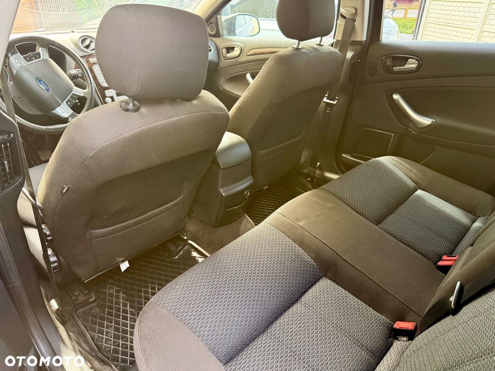 Ford Mondeo 1.8 TDCi Ghia - 9