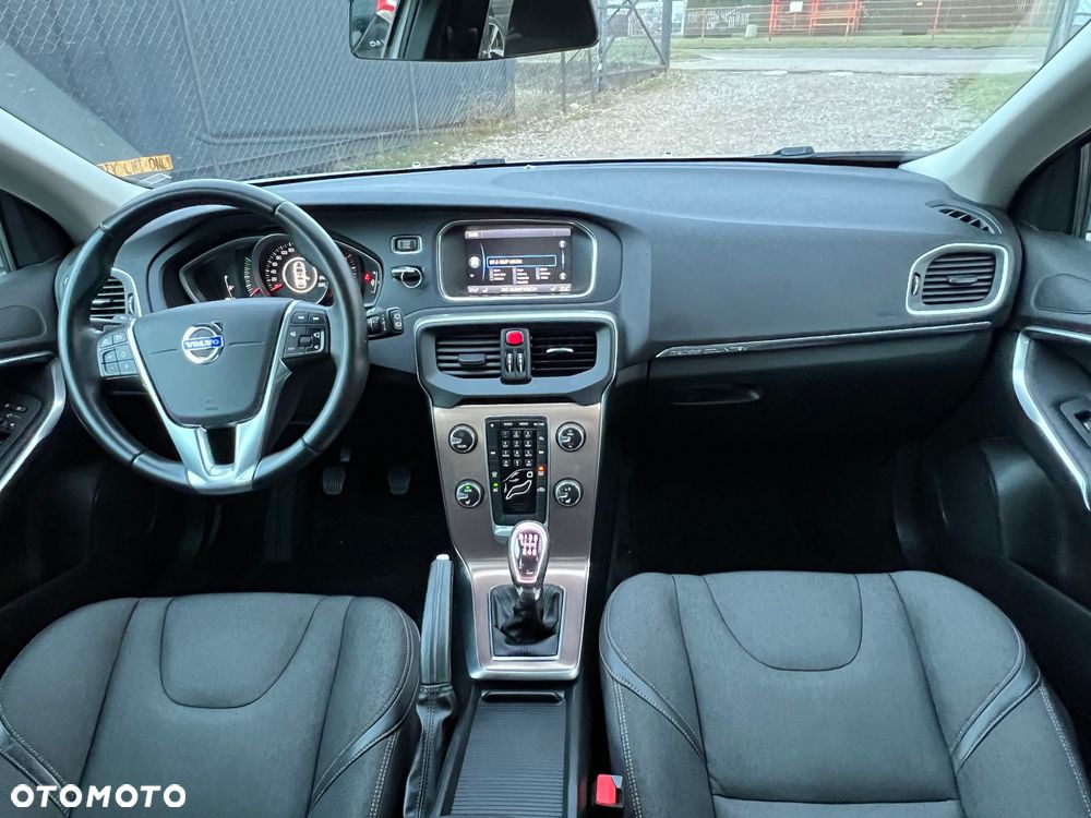 Volvo V40 Cross Country D2 Momentum - 8