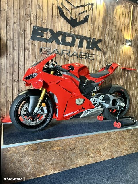 Ducati Panigale V4 S - 1