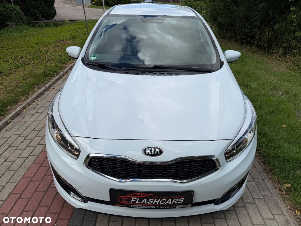 Kia Ceed 1.4 CVVT Dream Team Edition - 30
