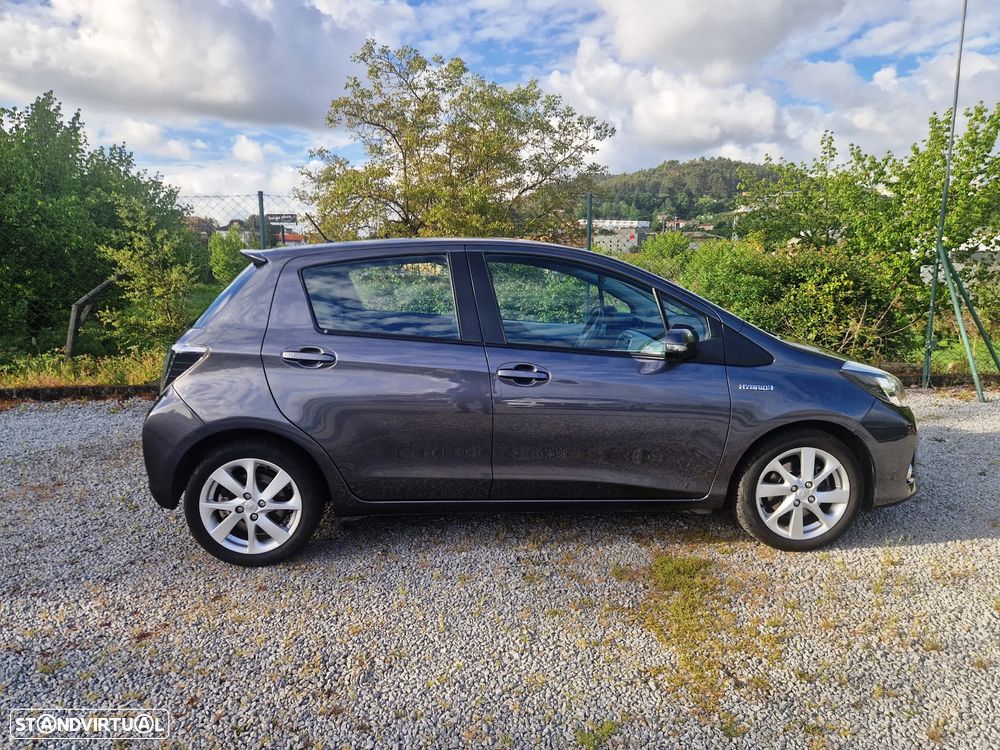 Toyota Yaris 1.5 HSD Sport+Navi - 11