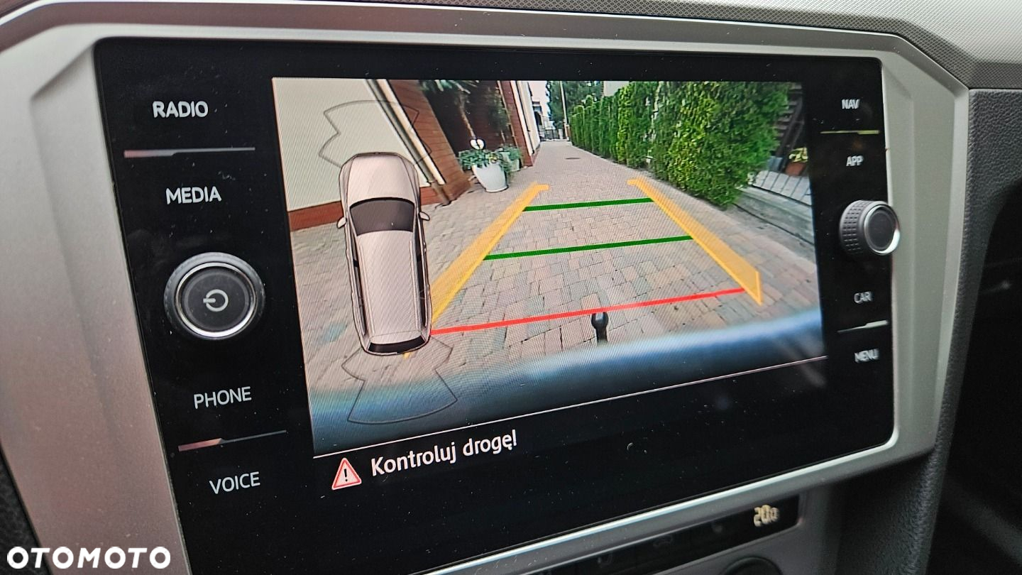 Volkswagen Passat Variant 2.0 TDI SCR DSG Elegance - 30