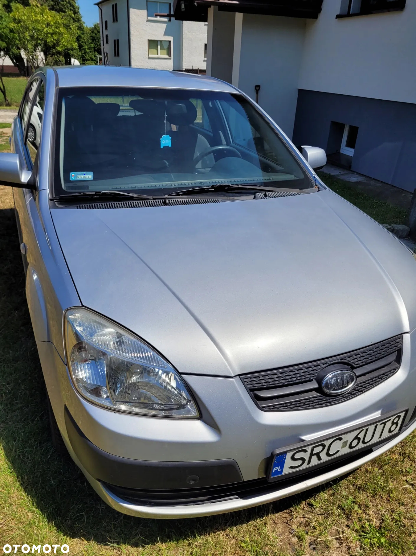 Kia Rio - 4