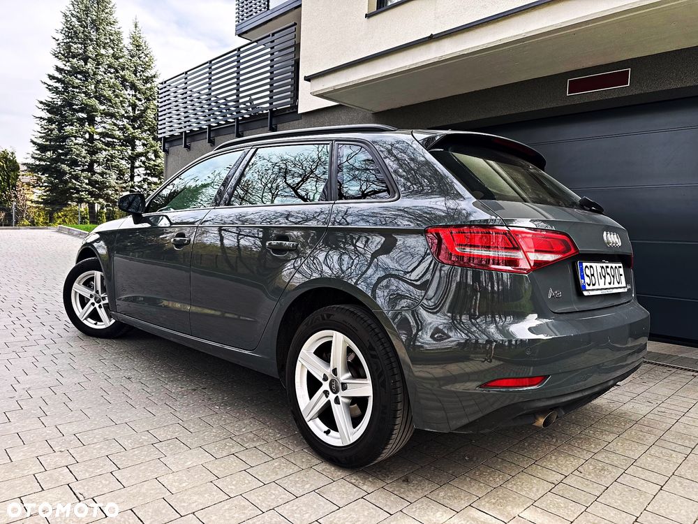 Audi A3 Sportback 1.6 TDI design - 18