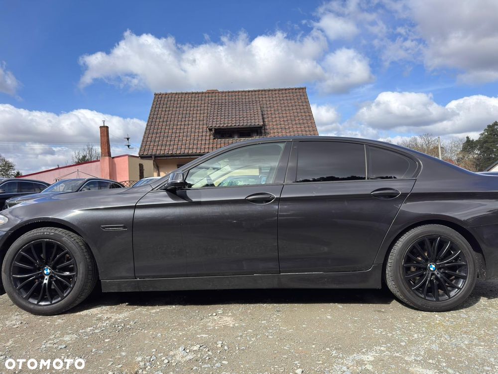 BMW Seria 5 528i xDrive Sport-Aut Luxury Line - 28