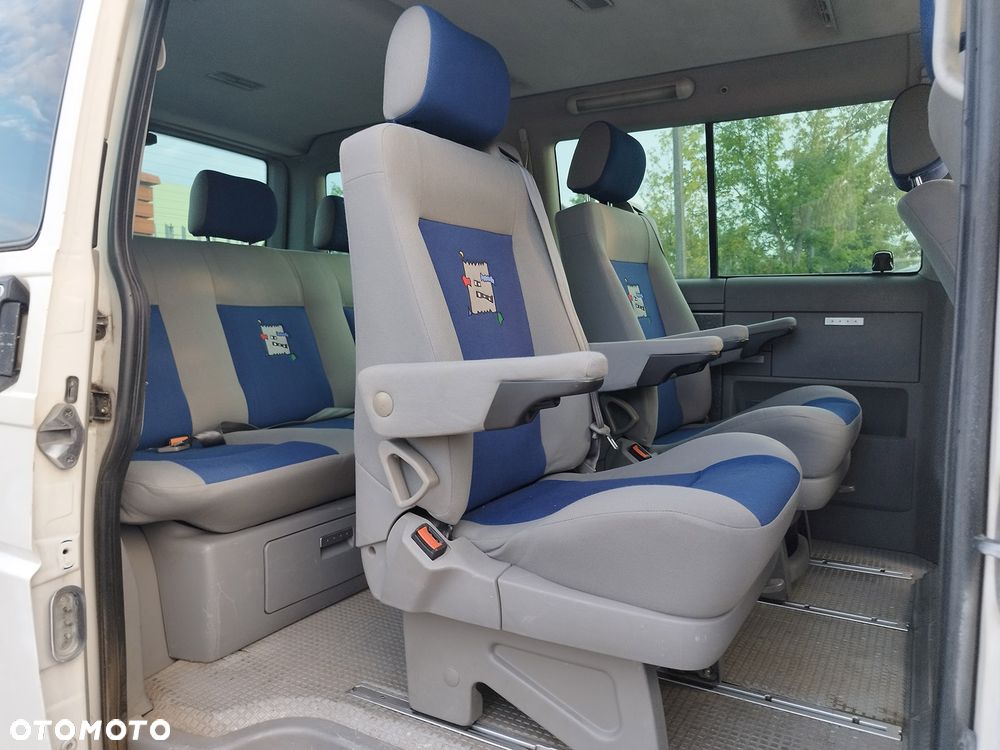 Volkswagen Transporter - 1