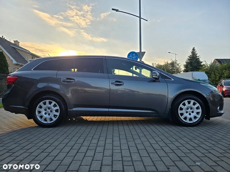 Toyota Avensis - 6