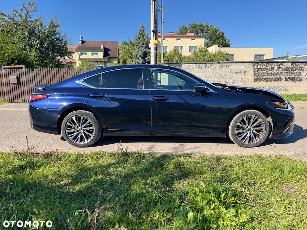 Lexus ES - 5