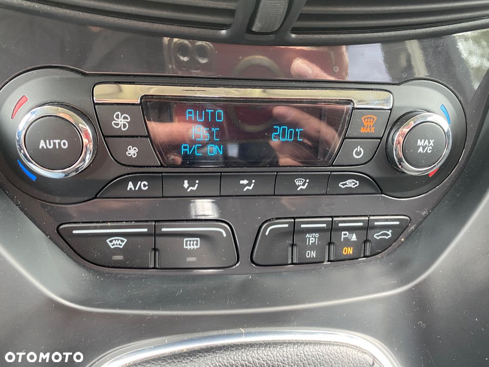 Ford Kuga 2.0 TDCi FWD Titanium - 8