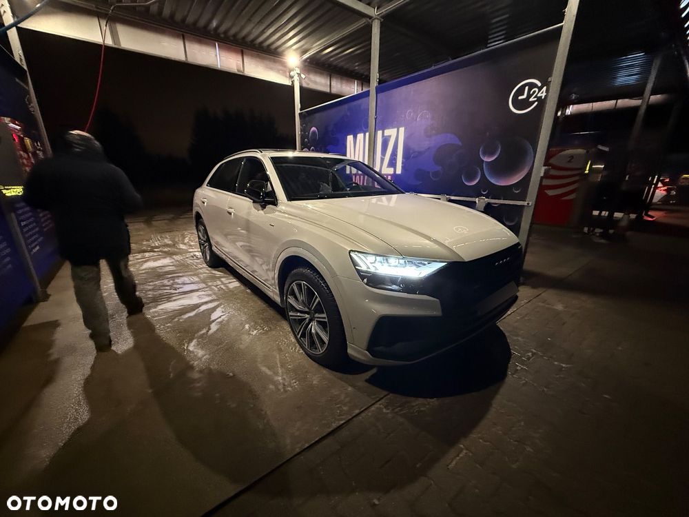 Audi Q8 - 1
