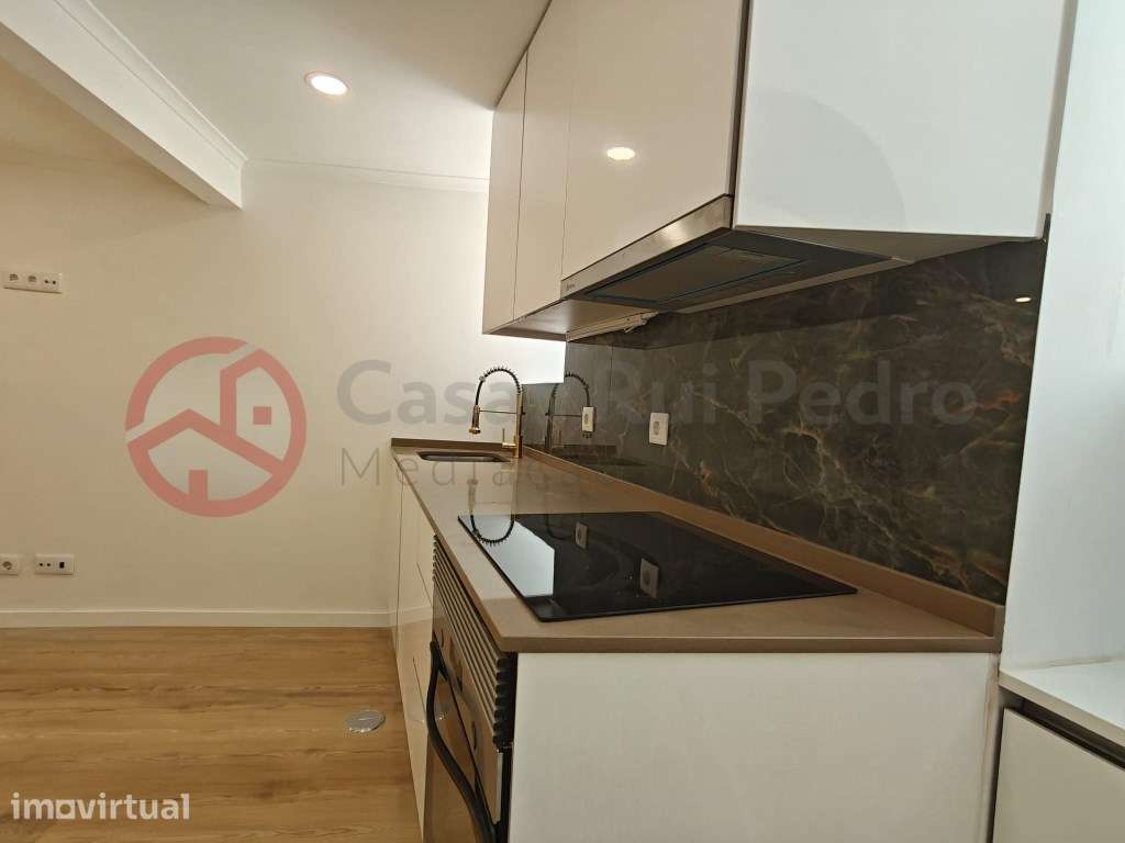 Apartamento T2 totalmente remodelado num Rchão na Graça, Lisboa - Grande imagem: 4/17