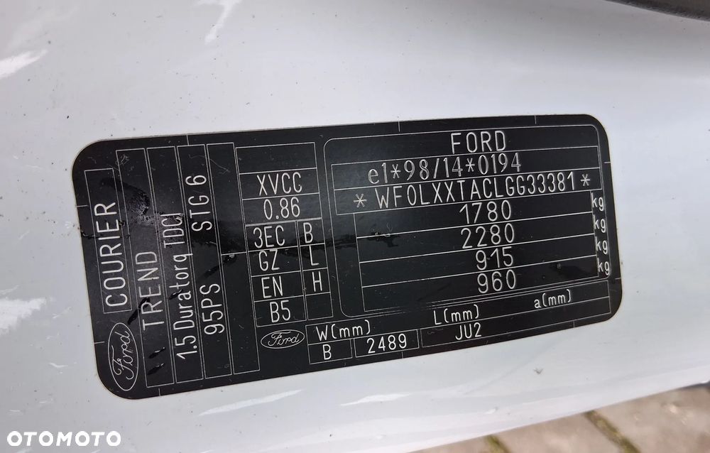 Ford Tourneo Courier 1.5 TDCi Trend - 21
