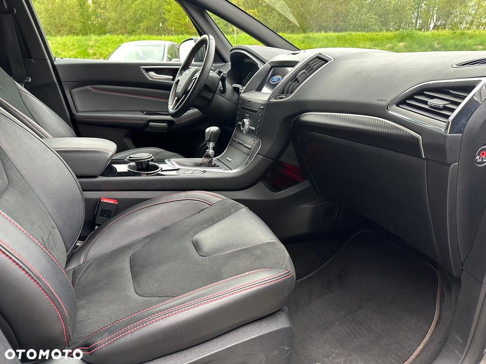 Ford S-Max - 39