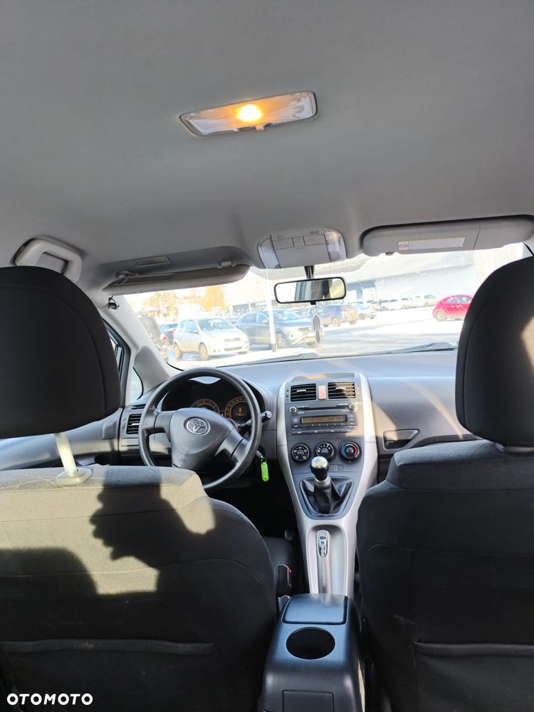 Toyota Auris 1.6 VVT-i Terra - 17