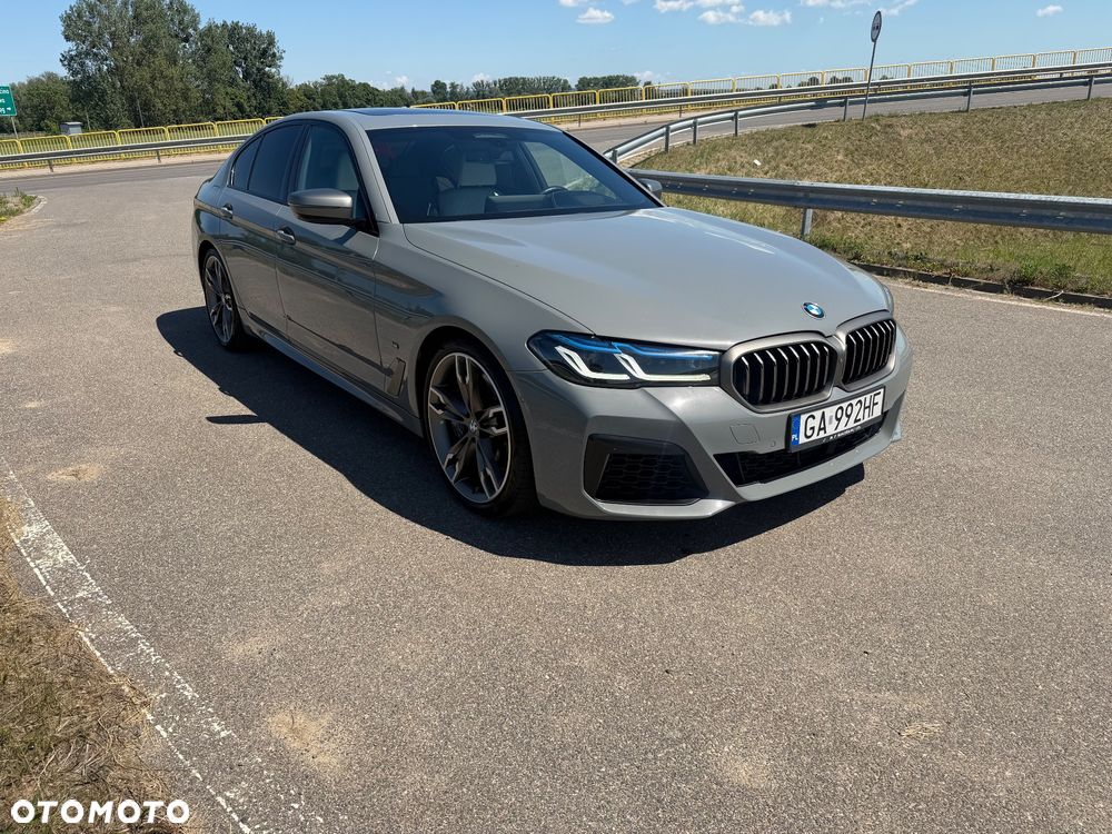 BMW Seria 5 M550i xDrive - 4