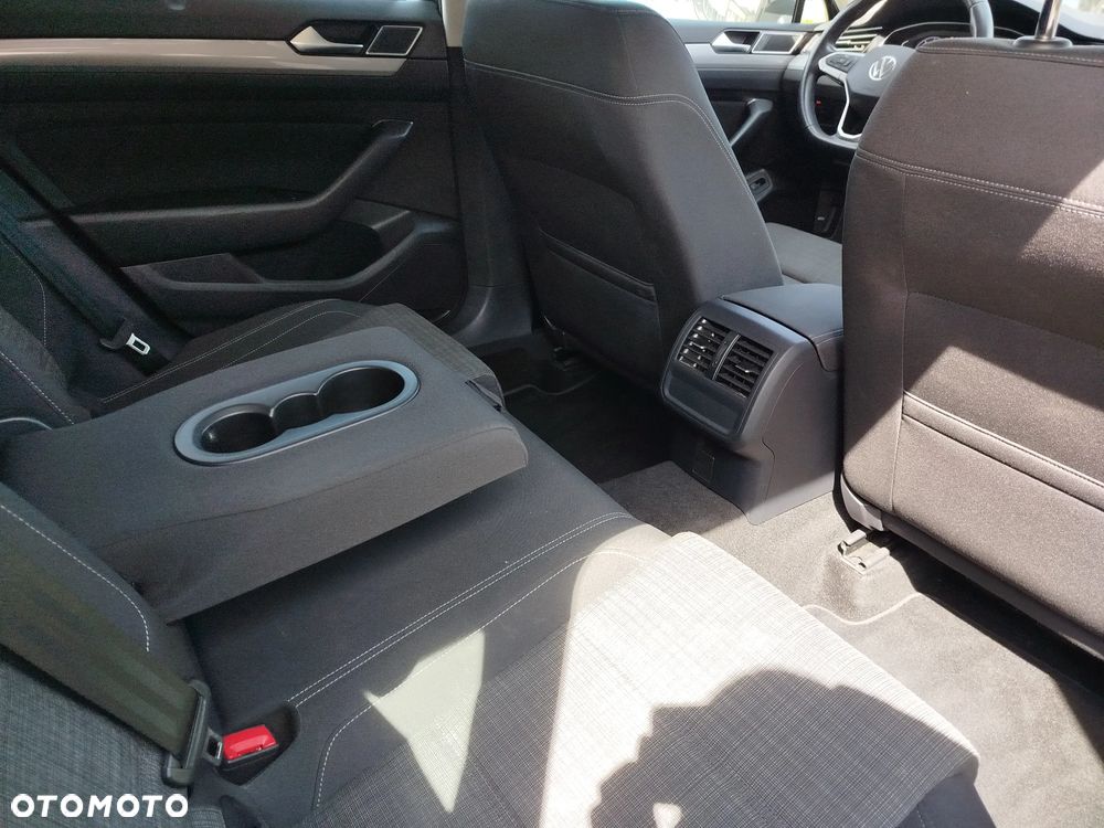 Volkswagen Passat Variant 1.5 TSI EVO Business DSG - 10