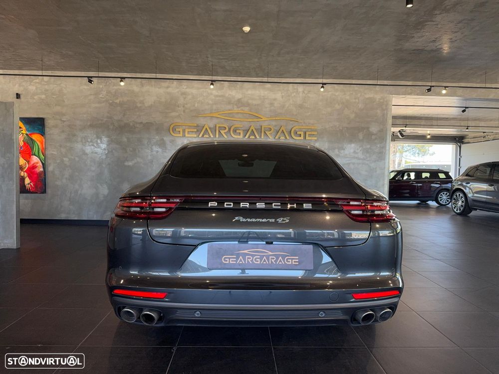 Porsche Panamera 4 S - 10