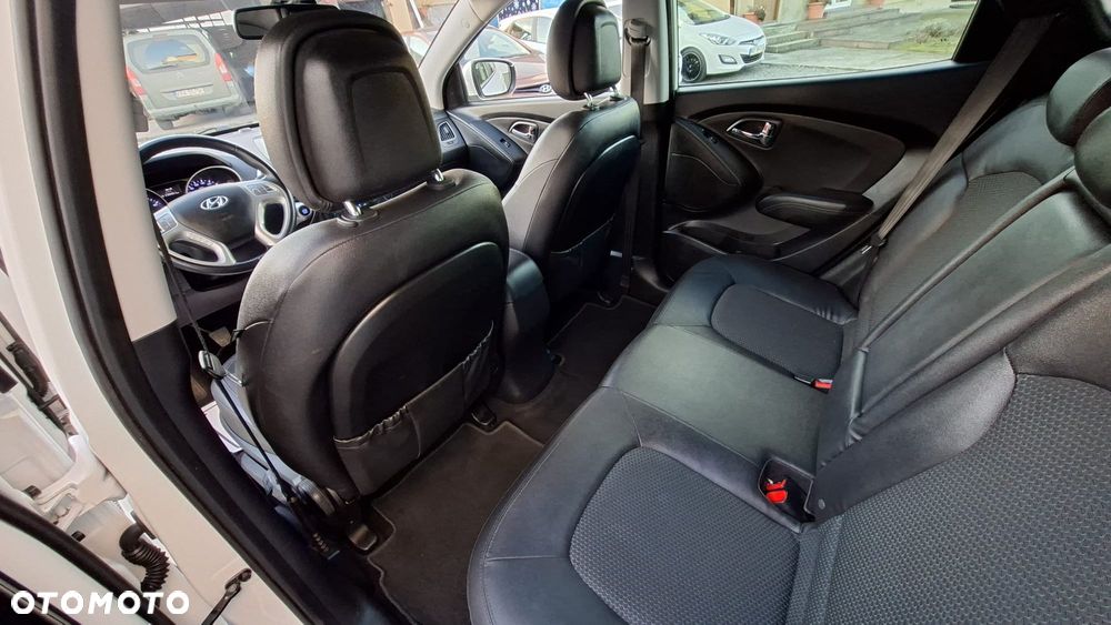 Hyundai ix35 1.6 2WD Fifa World Cup Edition - 9