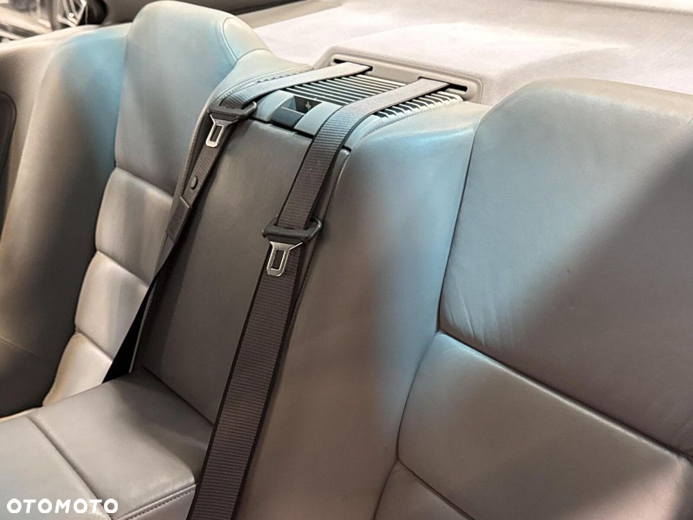BMW Seria 8 - 18