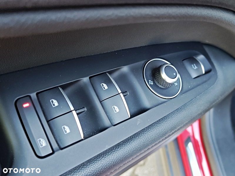 Alfa Romeo Stelvio 2.0 Turbo 16V AT8-Q4 Veloce Ti - 17