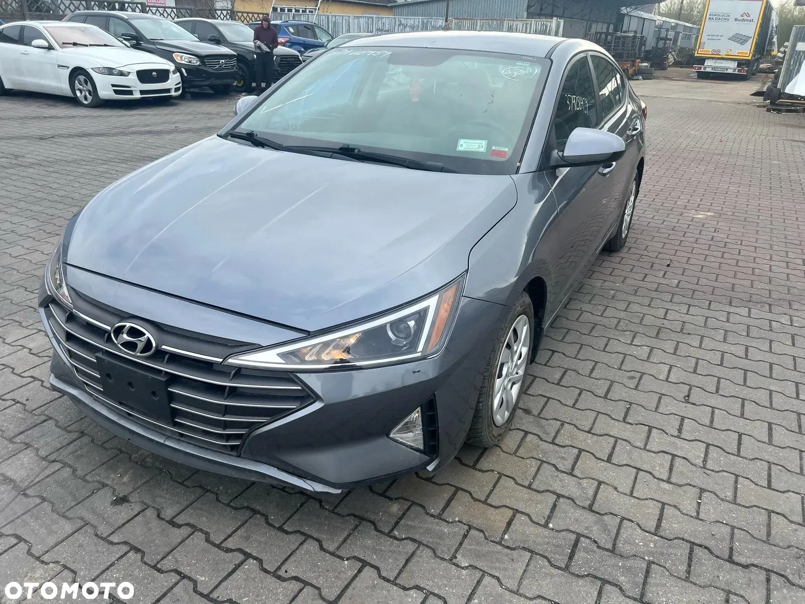 Hyundai Elantra - 8