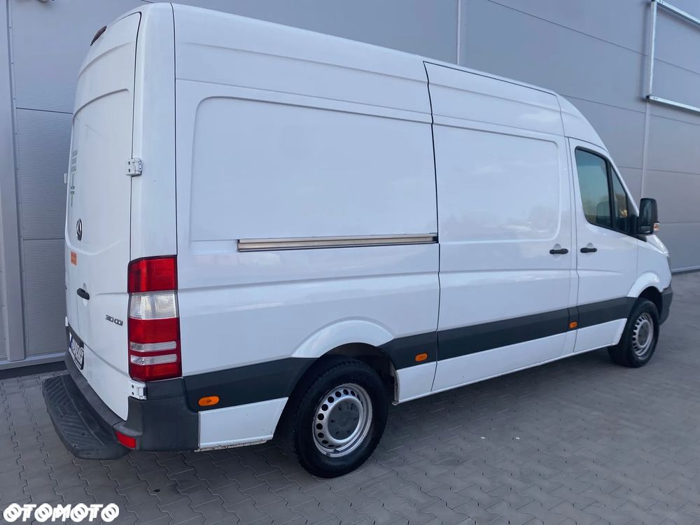 Mercedes-Benz Sprinter - 21