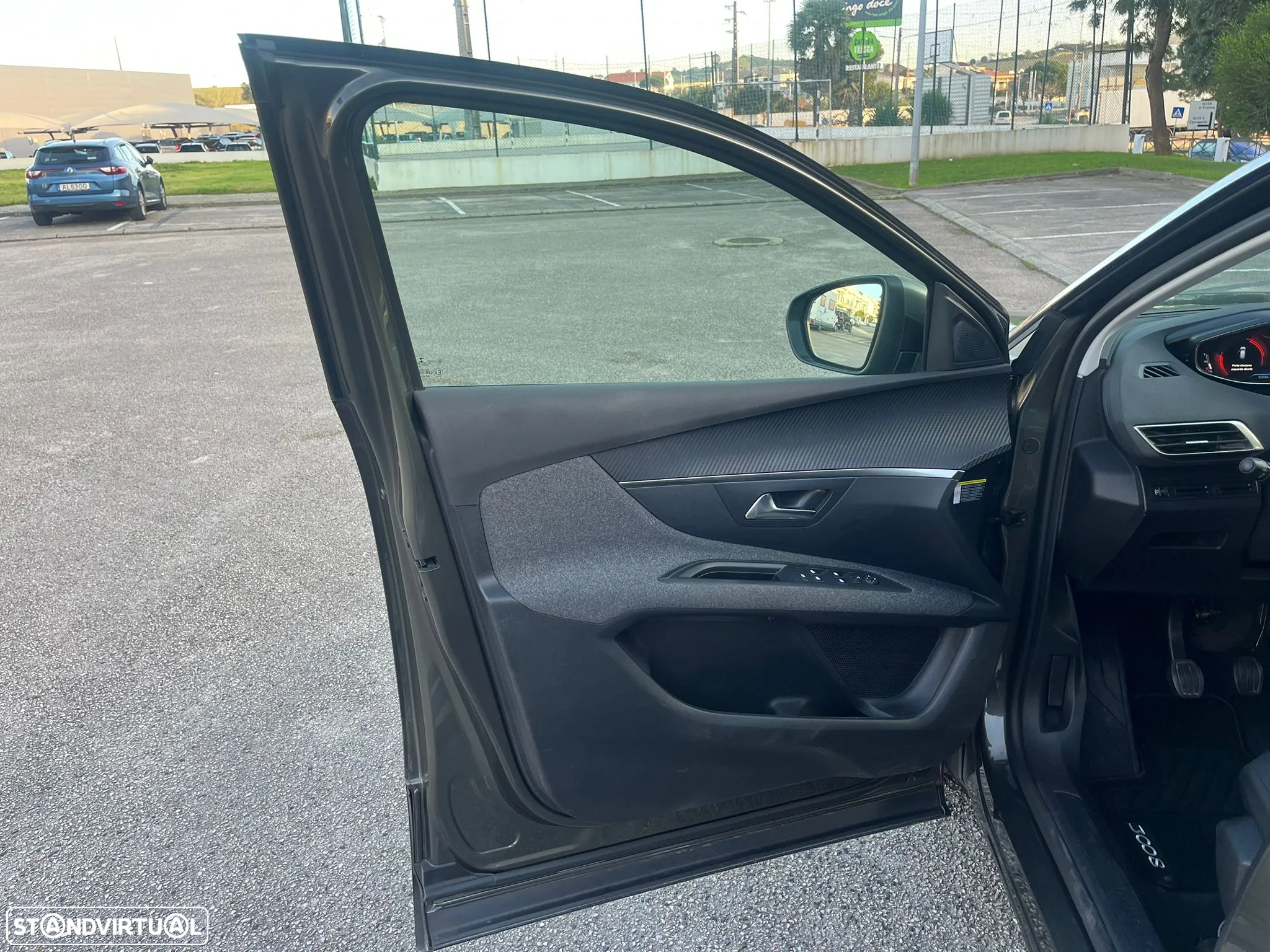 Peugeot 3008 1.5 BlueHDi Allure - 17