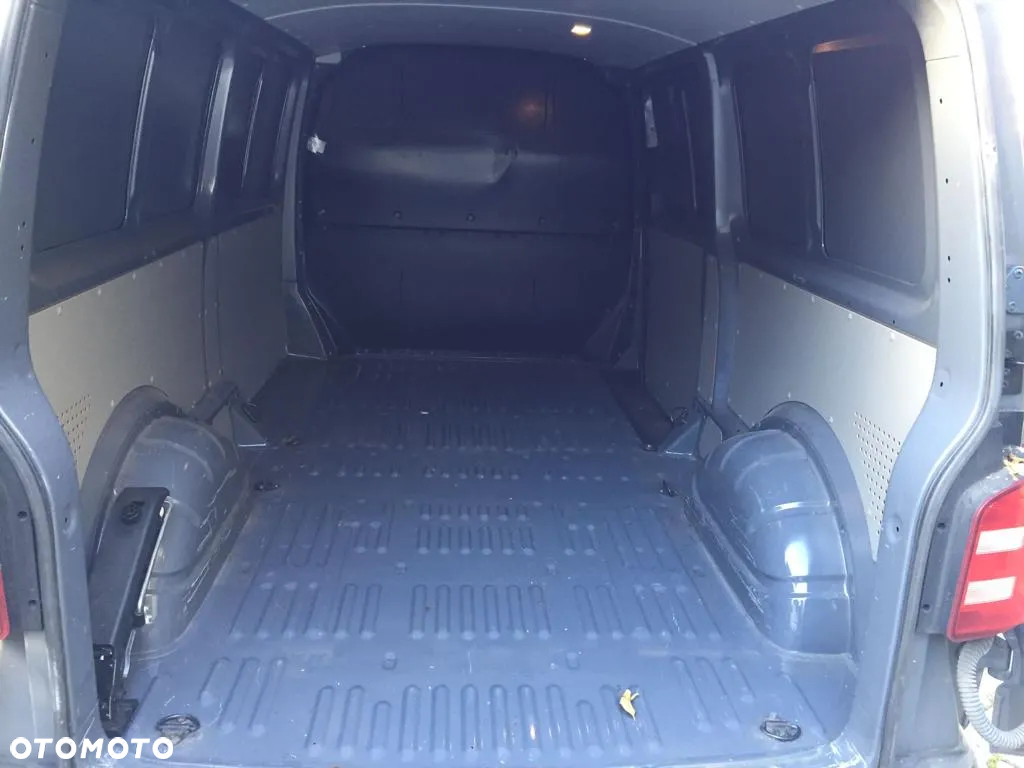 Volkswagen Transporter - 5