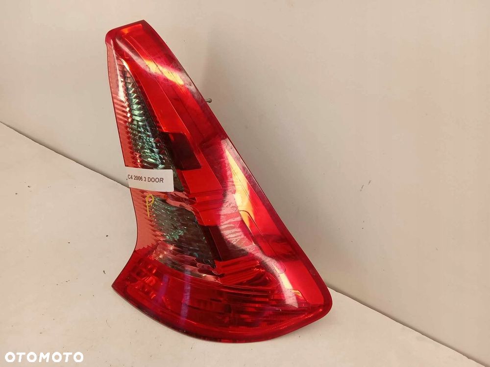 LAMPA PRAWA TYLNA TYŁ CITROEN C4 3D 04-08 - 2