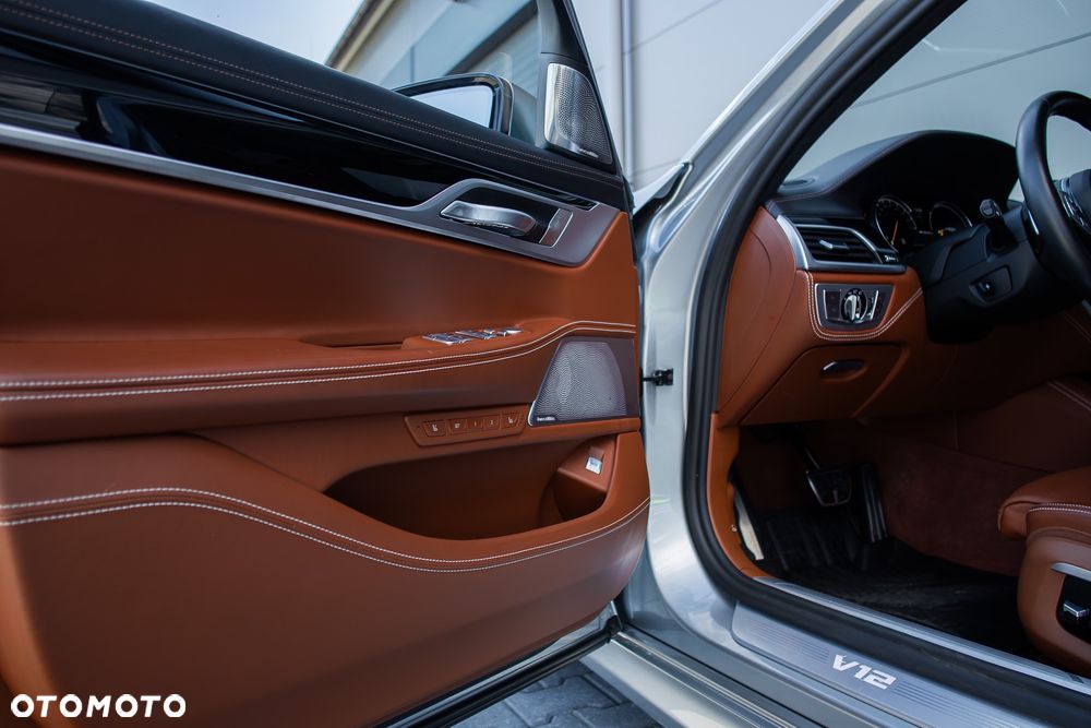 BMW Seria 7 M760Li xDrive - 31