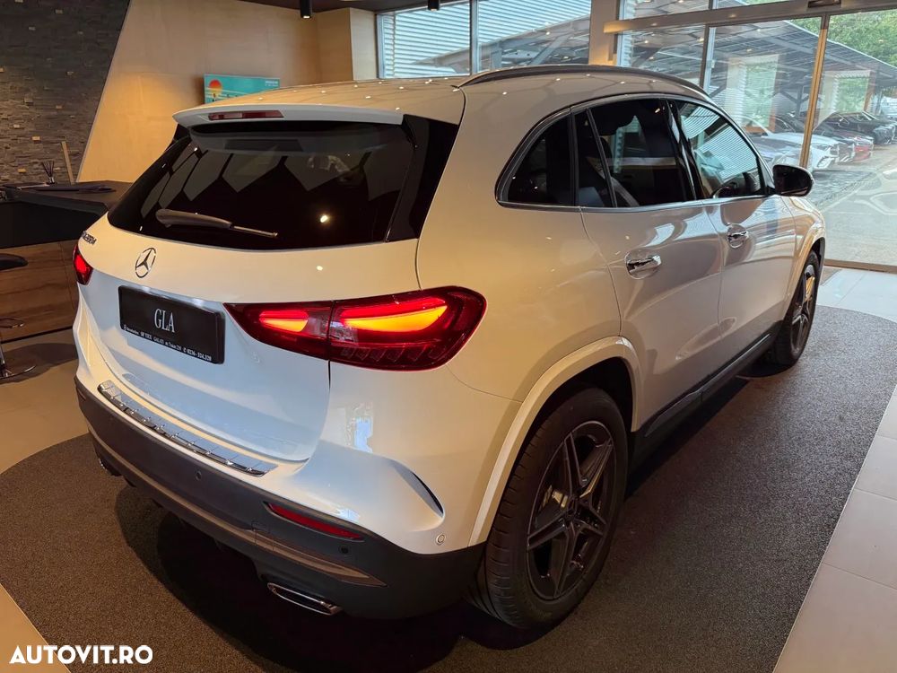 Mercedes-Benz GLA 200 d Aut. - 12