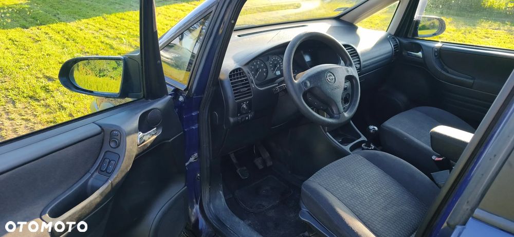 Opel Zafira 1.6 Executive - 5