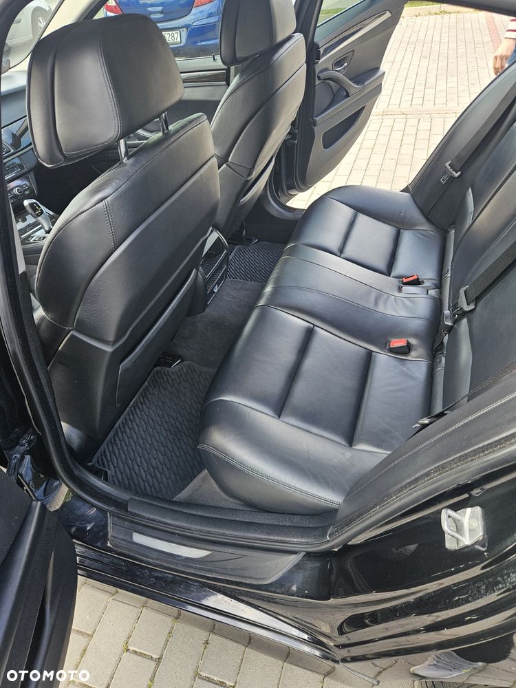 BMW Seria 5 525d xDrive - 15