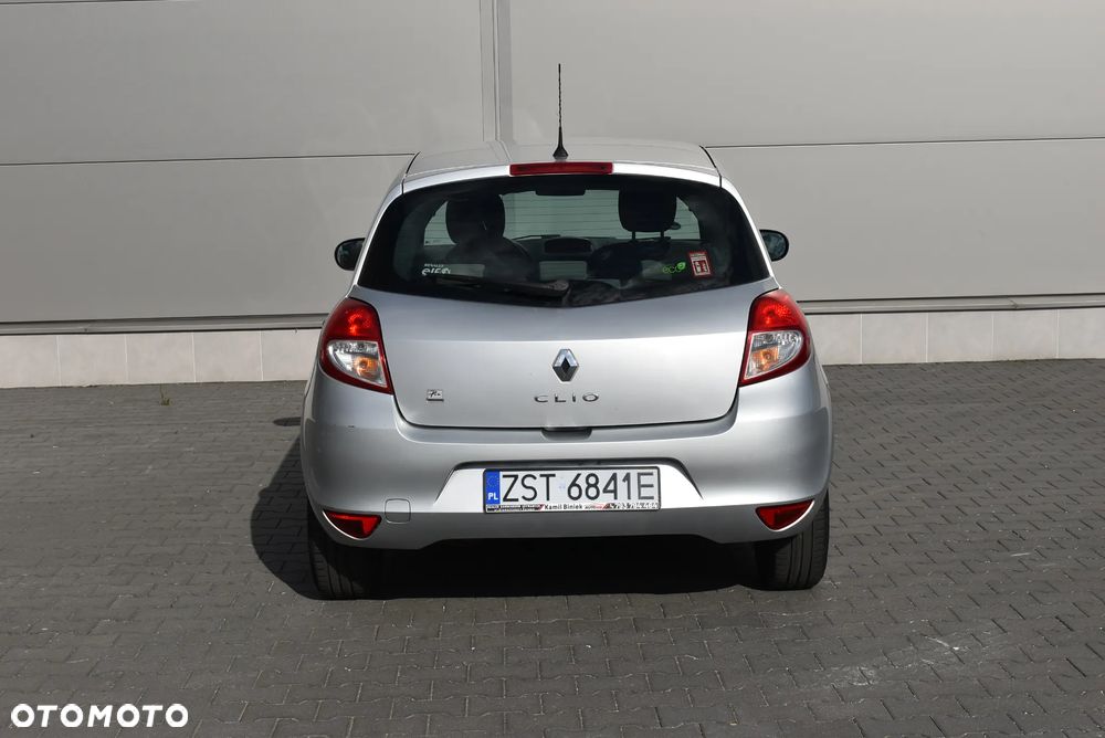 Renault Clio - 14